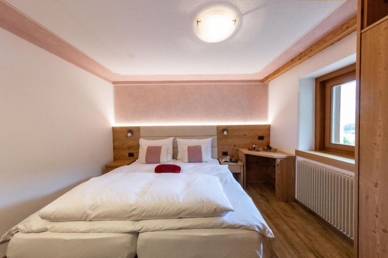 Ciasa Rosra Apartment La Villa  Bagian luar foto