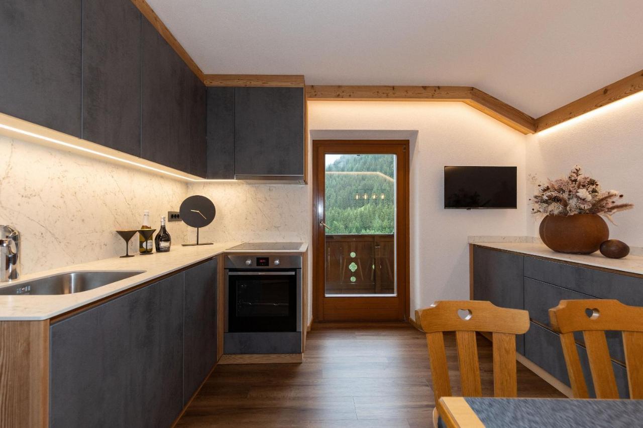 Ciasa Rosra Apartment La Villa  Bagian luar foto