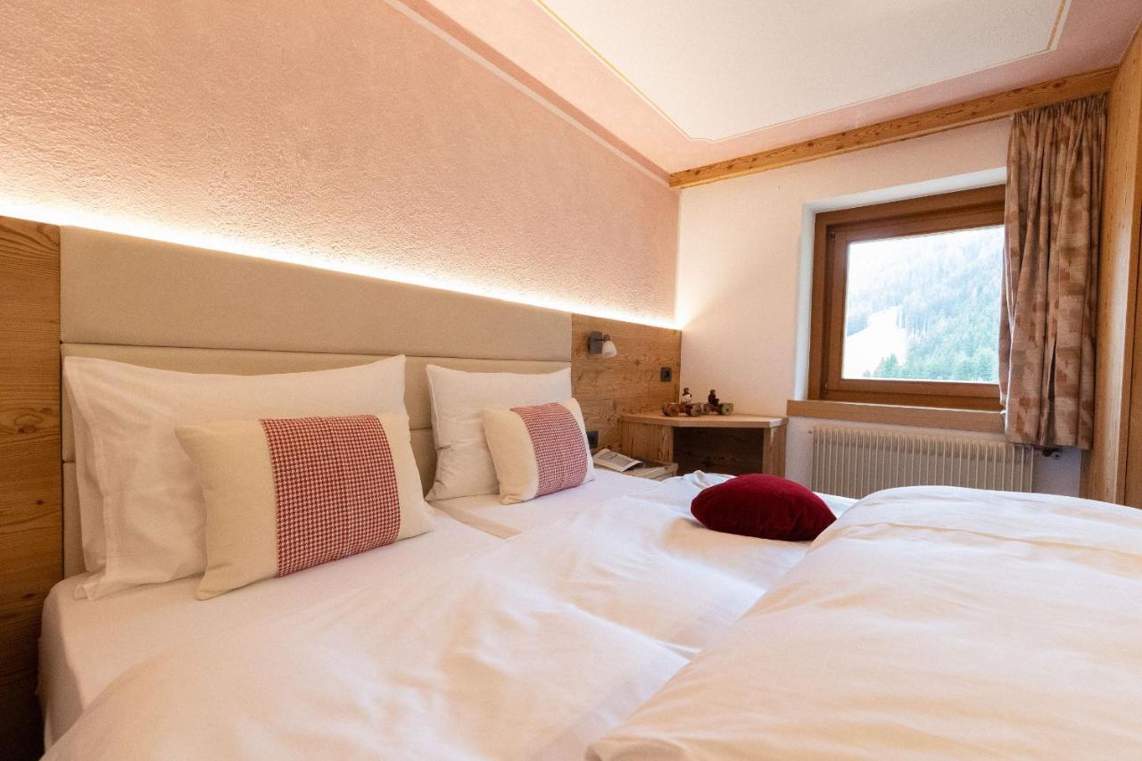 Ciasa Rosra Apartment La Villa  Bagian luar foto