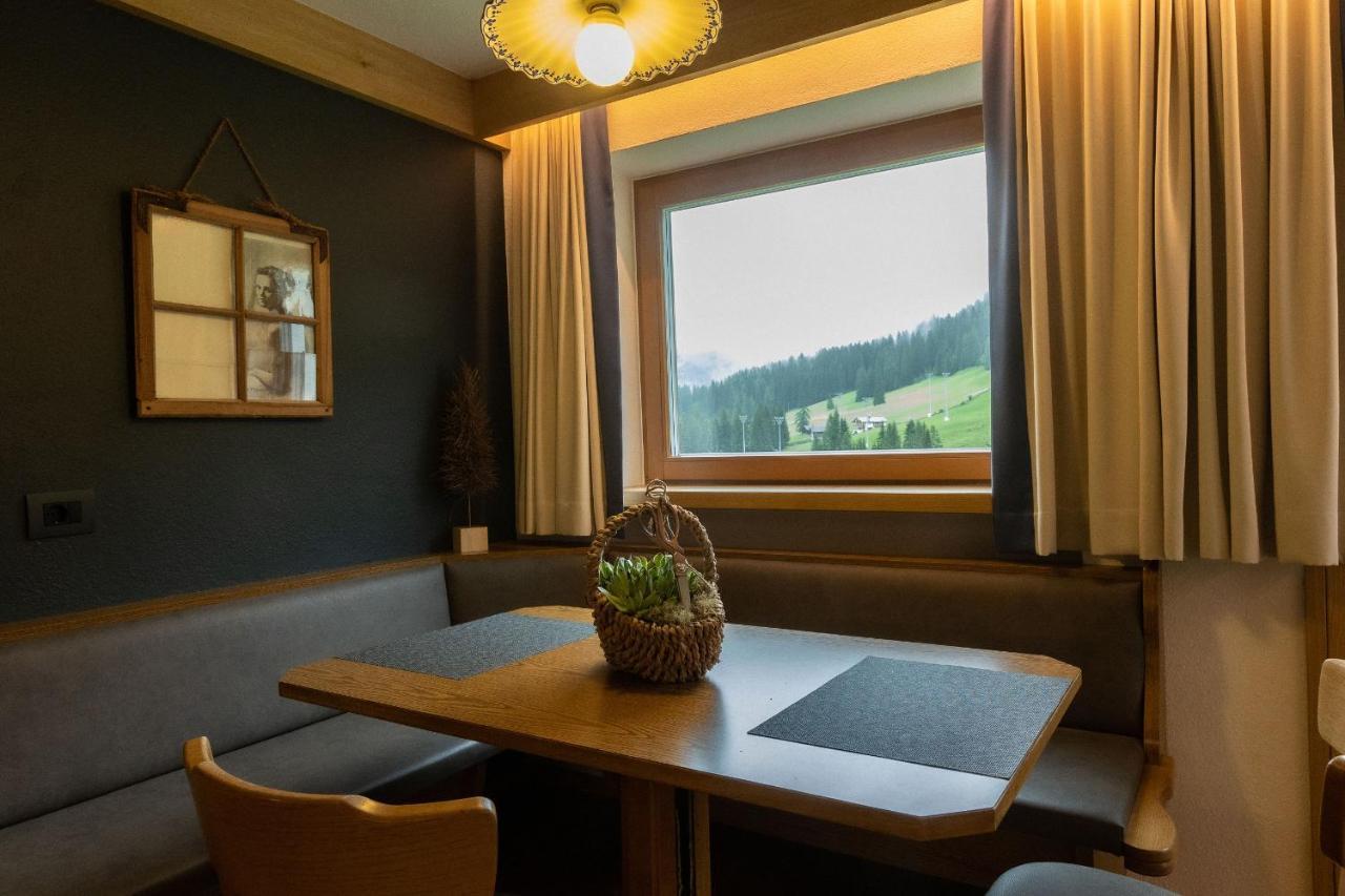 Ciasa Rosra Apartment La Villa  Bagian luar foto