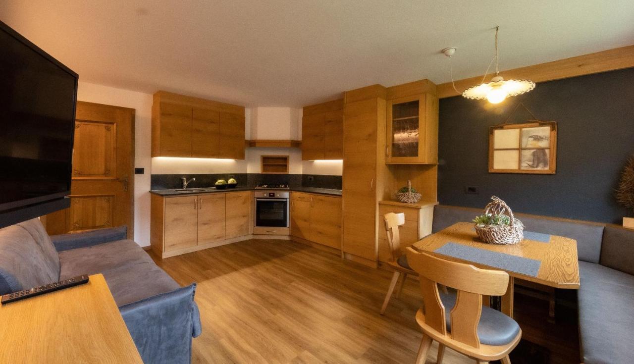 Ciasa Rosra Apartment La Villa  Bagian luar foto