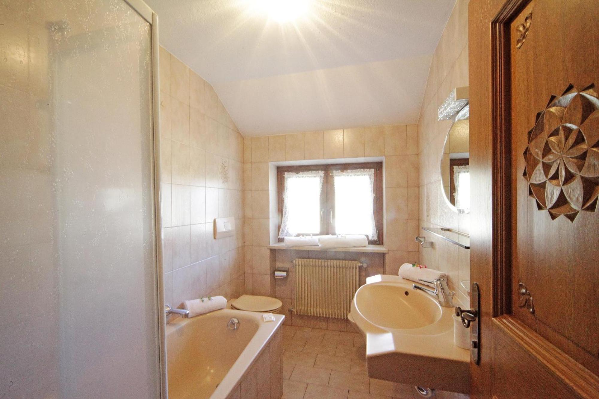 Ciasa Rosra Apartment La Villa  Bagian luar foto