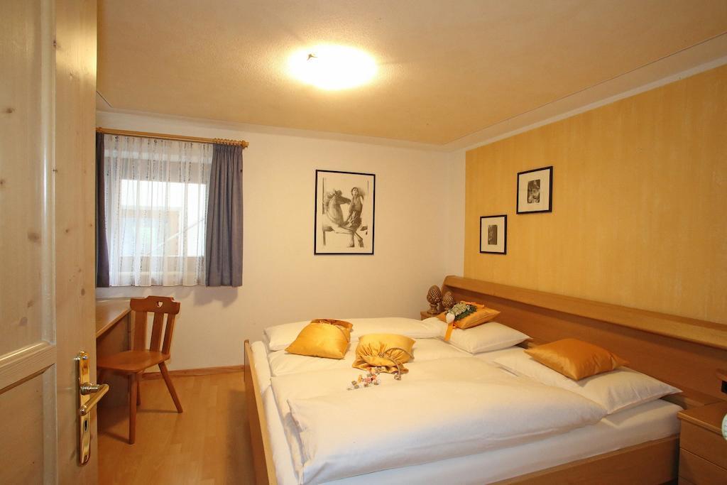 Ciasa Rosra Apartment La Villa  Bagian luar foto