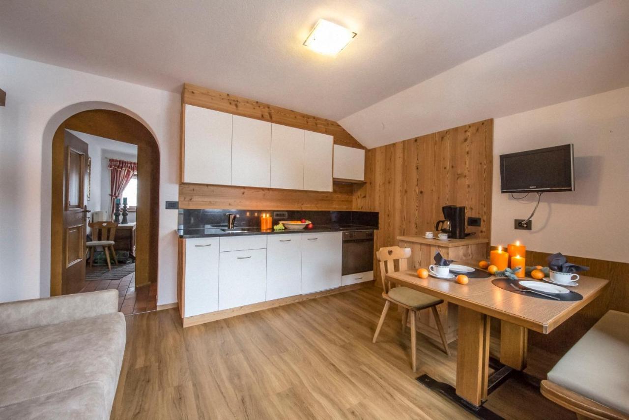 Ciasa Rosra Apartment La Villa  Bagian luar foto