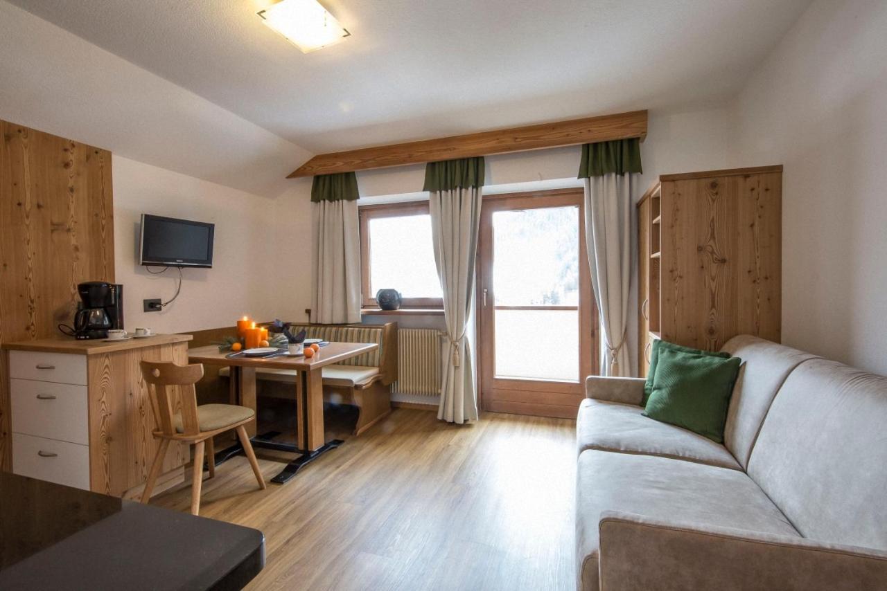 Ciasa Rosra Apartment La Villa  Bagian luar foto