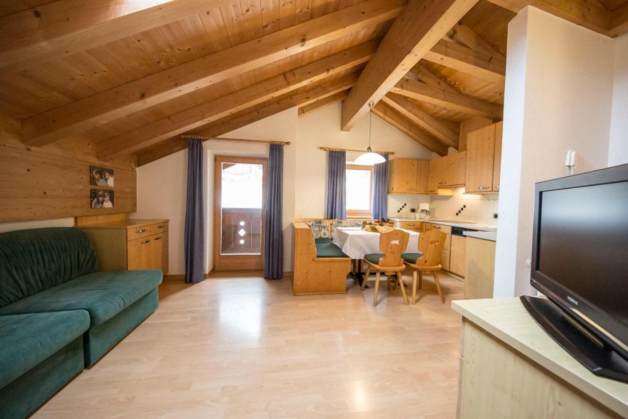 Ciasa Rosra Apartment La Villa  Bagian luar foto