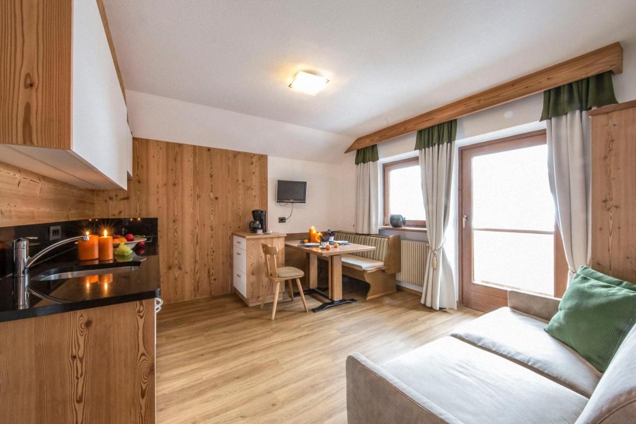 Ciasa Rosra Apartment La Villa  Bagian luar foto